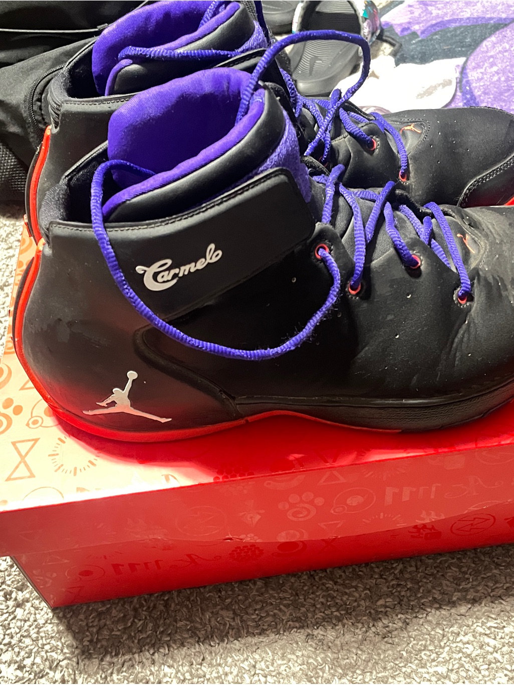 Men's Black Basketball Shoes With Purple Accents